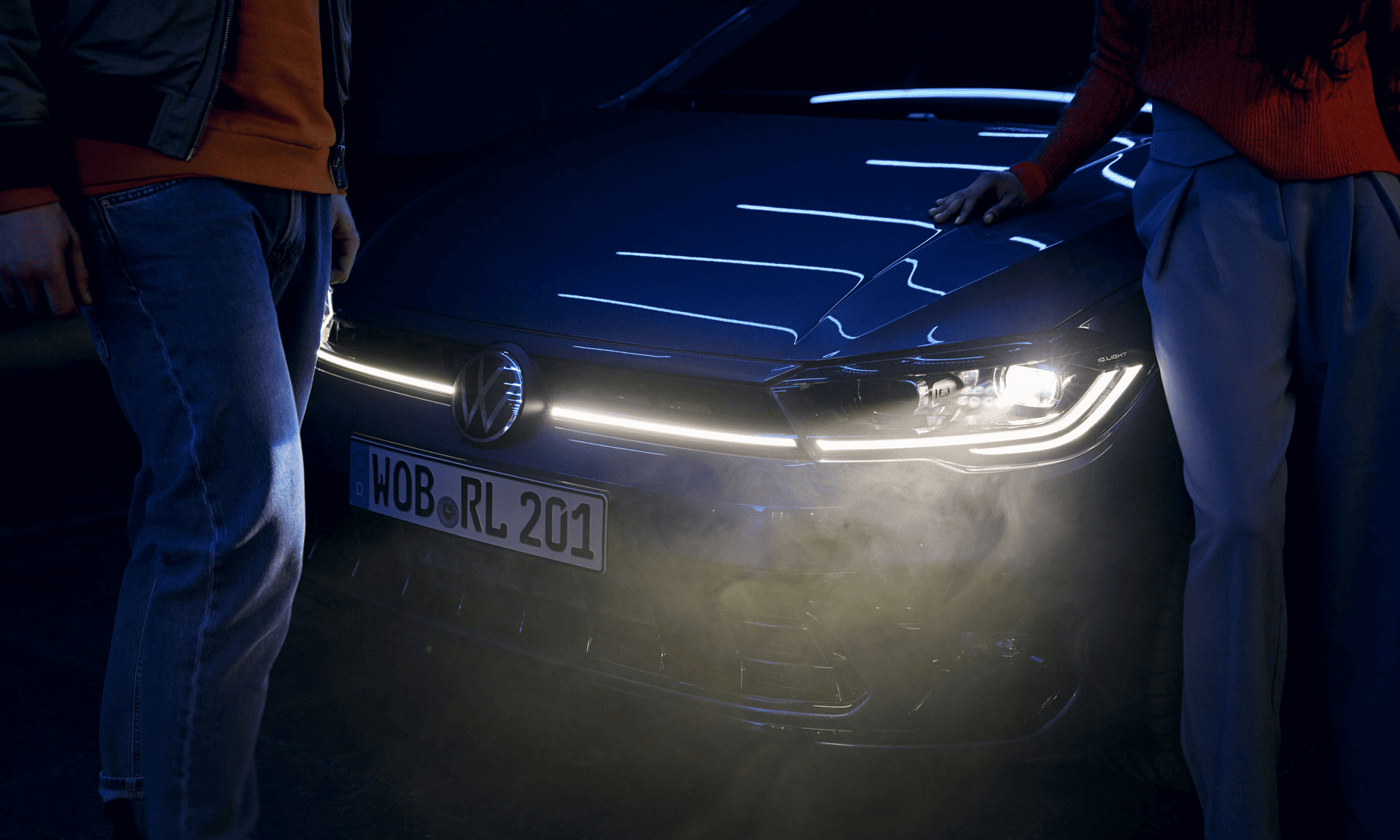 PO4862-polo-exterior-front-iq-lights