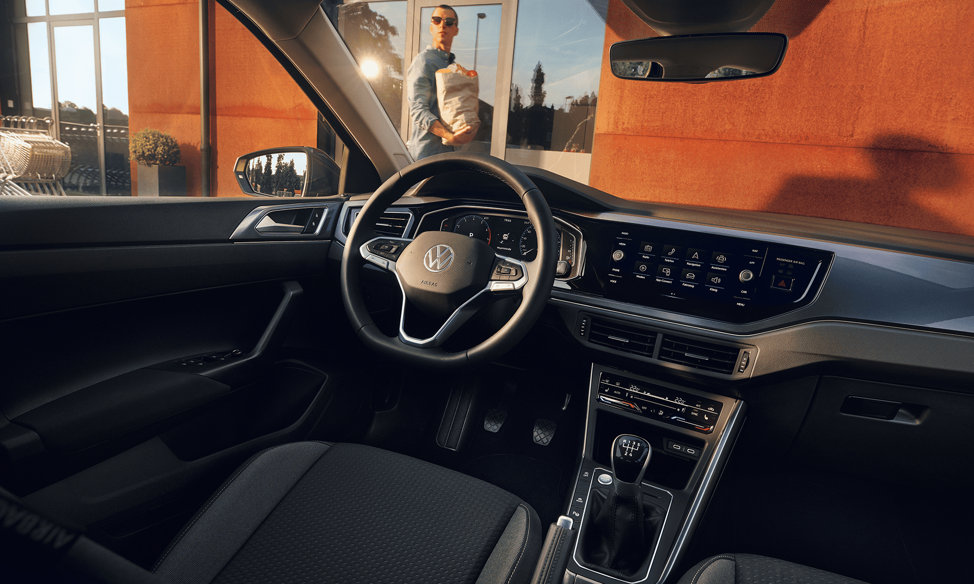 PO4910-polo-style-interior-cockpit