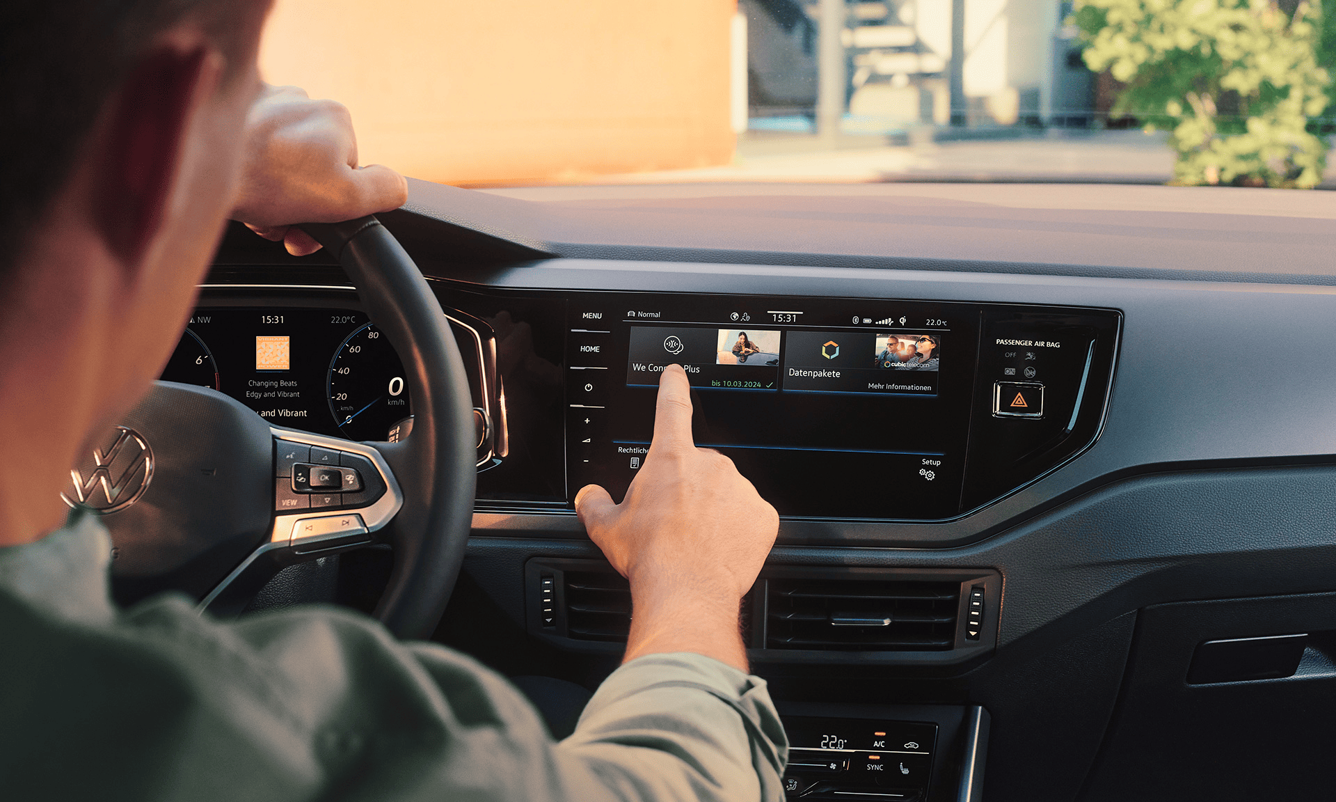 PO4921-polo-interior-connectivity-weupgrade